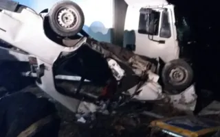 Грузовик протаранил и перевернул «ВАЗ»: водитель травмирован