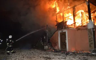 В Балаклавском районе полыхал частный дом