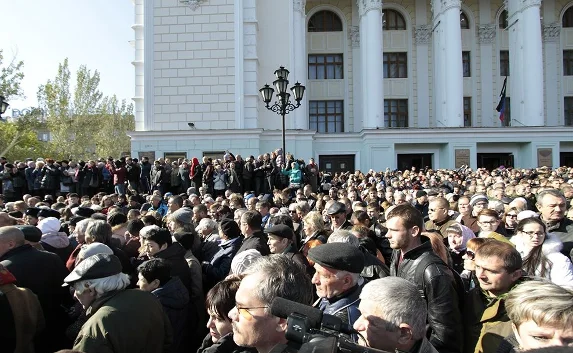 Более 50 тысяч человек пришли попрощаться с Моторолой