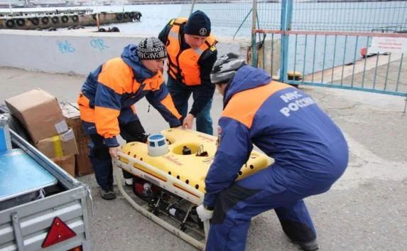  Затонувший плавкран обследован ​с помощью глубоководного аппарата 