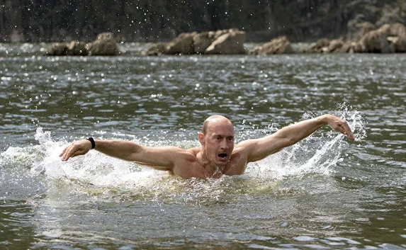 Как не заболеть осенью: пример подают российские политики