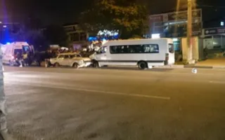 Маршрутка с пассажирами снова пострадала в ДТП (фото)