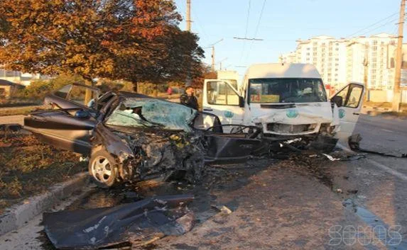 Мужчина, пострадавший в жутком ДТП с маршруткой, умер в больнице