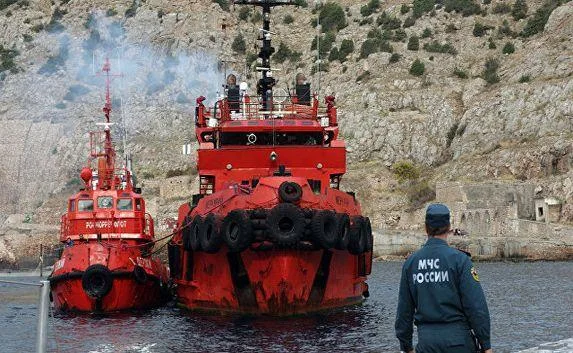 Спасатели прекратили активные поиски пропавших в Крыму моряков