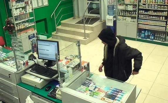 Севастопольца подозревают в краже медицинских приборов из аптеки 