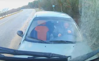 Под Бельбеком «Ланос» пошёл «в лобовую» на эвакуатор — видео