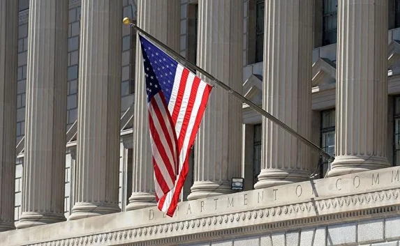 ​США ввели санкции против ФСБ, ГРУ и 35 российских дипломатов