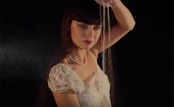 Ксения Симонова создала новогоднюю «Сказку, нарисованную снегом»