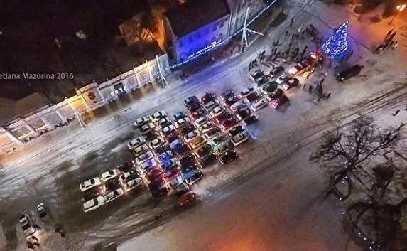 Автомобилисты Евпатории объединились в «автоёлку»