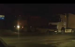  Фура «протаранила» «девятку» в Симферополе 