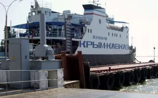 Керченская переправа временно не работает из-за ветра