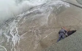 Два парня в Ялте разбились, делая селфи (фото, видео 18+)