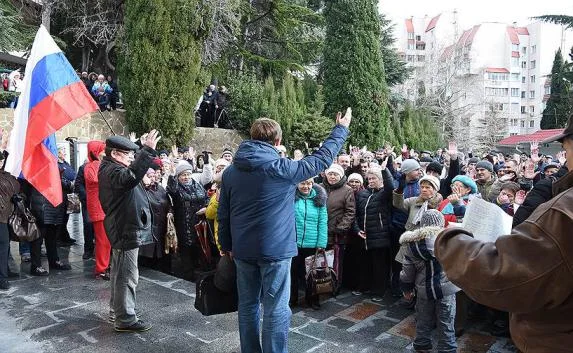 Жители Гурзуфа протестуют против расширения границ «Артека» (фото)