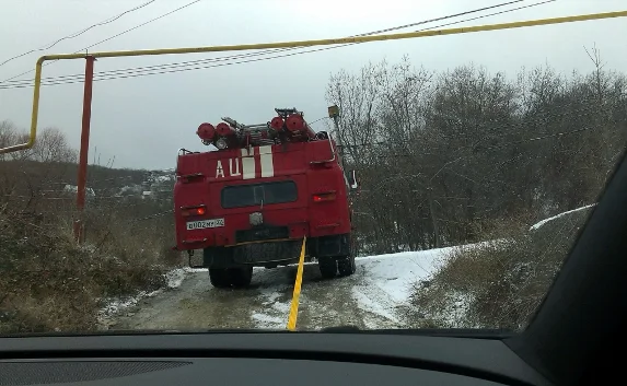 Авто с беременной женщиной вытащили из снежного заноса