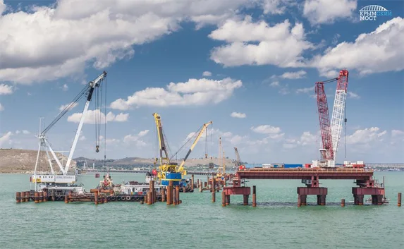 Космонавт запечатлел «стройку века» — Крымский мост — с МКС (фото)