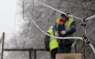 Ремонт оборванных ЛЭП в Крыму продолжится и ночью