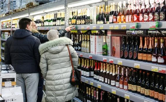 Депутаты ЛДПР предлагают запретить дарить алкоголь 