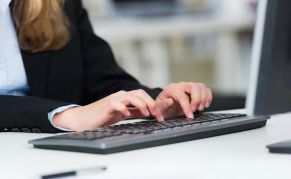 Ялтинцы смогут сообщить о рекламе и продаже наркотиков по e-mail
