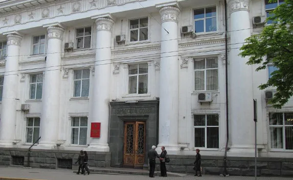 В Севастополе потребовали роспуска Заксобрания