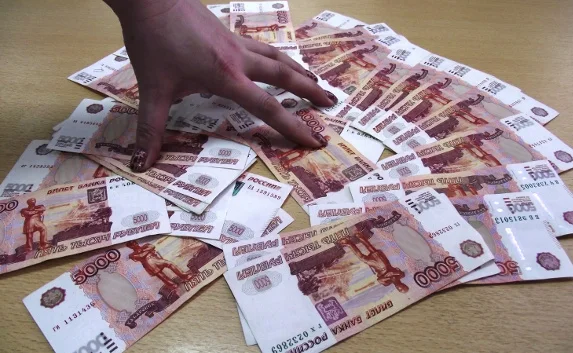 В Севастополе при ремонте спортзала школы прикарманили 300 тысяч