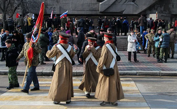Праздничный Севастополь: полевая кухня, «Победа» и военные корабли (фото, видео)