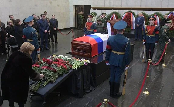 В Москве проходит церемония прощания с Виталием Чуркиным
