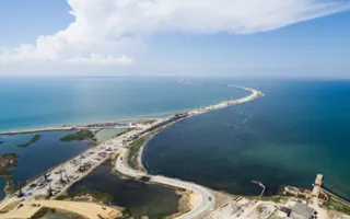 Как идёт строительство Крымского моста — съёмка дрона