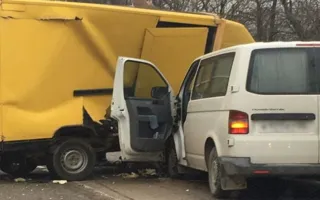 В ДТП под Севастополем пострадал водитель грузовика