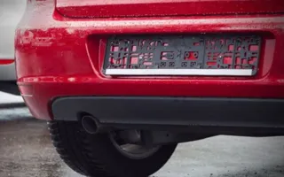 В Крыму делают бизнес на утерянных автономерах — фотофакт