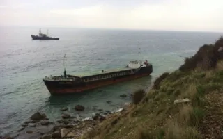 Фотофакт: турецкое судно село на мель у берегов Алупки