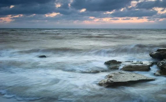 В Крыму спасли моряков, которых на лодке уносило в открытое море 