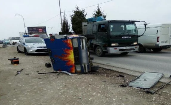 В Севастополе девушка на иномарке протаранила ВАЗ (фото)