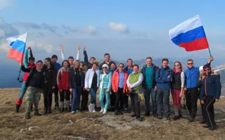 Крымчане отметили годовщину референдума на Роман-Коше (фото)