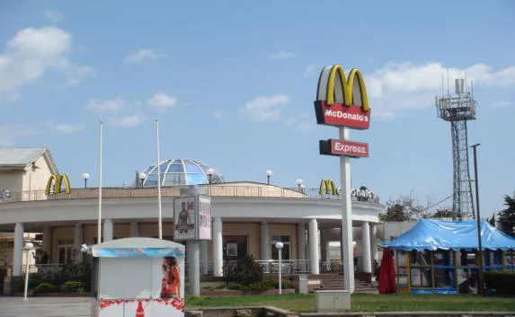 Pоссийский фаст-фуд откроют в здании ялтинского McDonald’s 