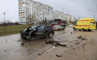 В Керчи столкнулись кроссовер и микроавтобус — есть пострадавший 