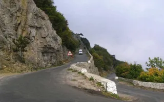 В Крыму вместо дороги на Ай-Петри отремонтируют лестницу в Керчи
