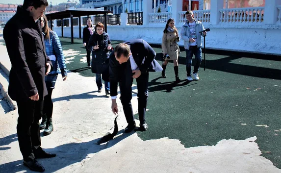 Пляжи города: Хрустальный закатают в цемент, Солнечный ищет хозяина