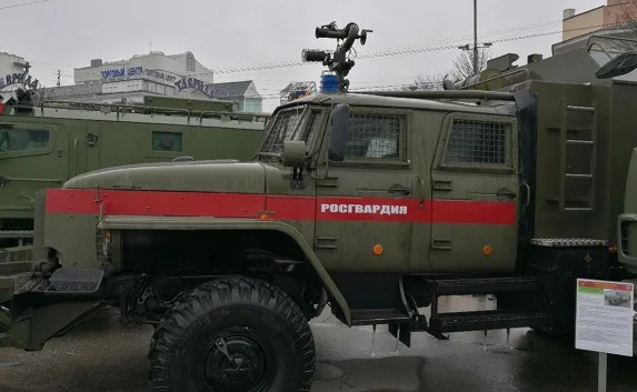 Показ военной техники прошёл в центре Симферополя (фото, видео)