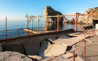 В Симеизе начали восстановление разрушенной набережной