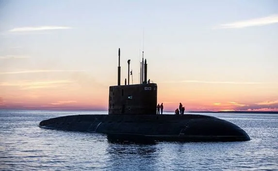 У берегов Крыма проводят учения подлодки и морская авиация ЧФ 