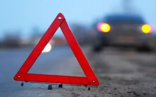 В Крыму пожилой «гонщик» влетел в столб электрической опоры