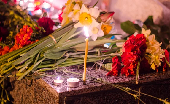 В Севастополе проходит акция памяти жертв теракта в Петербурге (фото, видео)