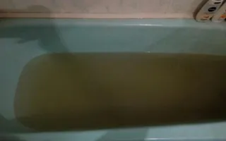 Жители Симферополя жалуются на ржавую воду в кранах