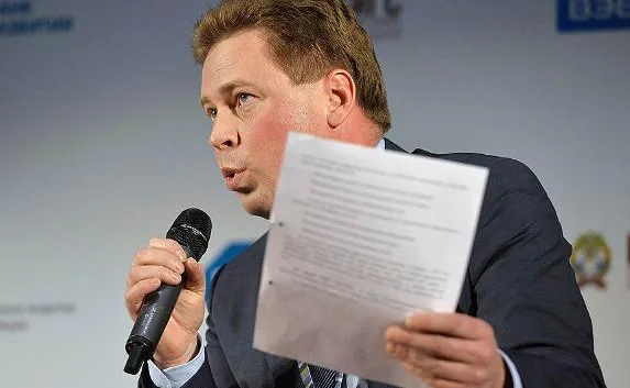 Овсянников пригрозил чиновникам отправить их мести улицы 