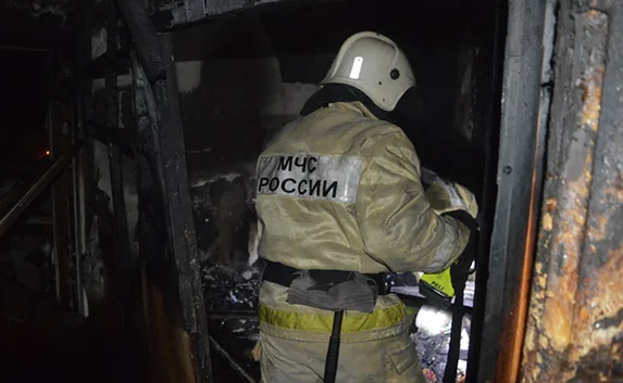 Огнеборцы спасли мужчину из горящего дома в центре Севастополя