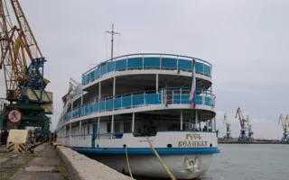 Теплоход «Русь Великая» прибыл в Керчь (фото, видео)