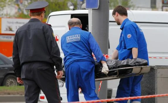 В Севастополе рабочий разбился, упав с крыши дома