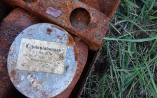 Крупный тайник боевого оружия и тротила нашли под Севастополем (фото)