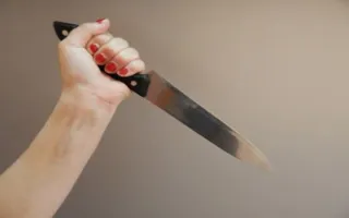 Крымчанка напала с ножом на хозяина мопеда, приняв его за вора