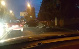 Audi и ВАЗ столкнулись в Симферополе: двое пострадавших
